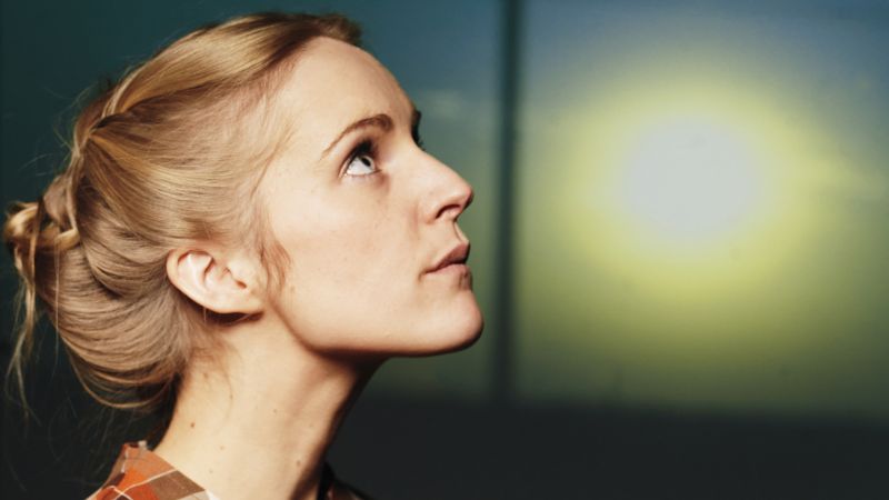Archivo:Agnes Obel background.jpg