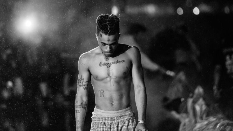 Archivo:XXXTENTACION background.jpg