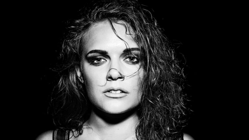 Archivo:Tove Lo background.jpg
