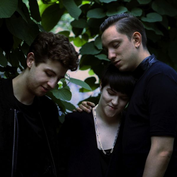 Archivo:The xx.jpg