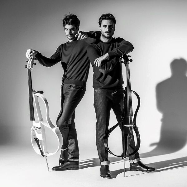 Archivo:2Cellos.jpg