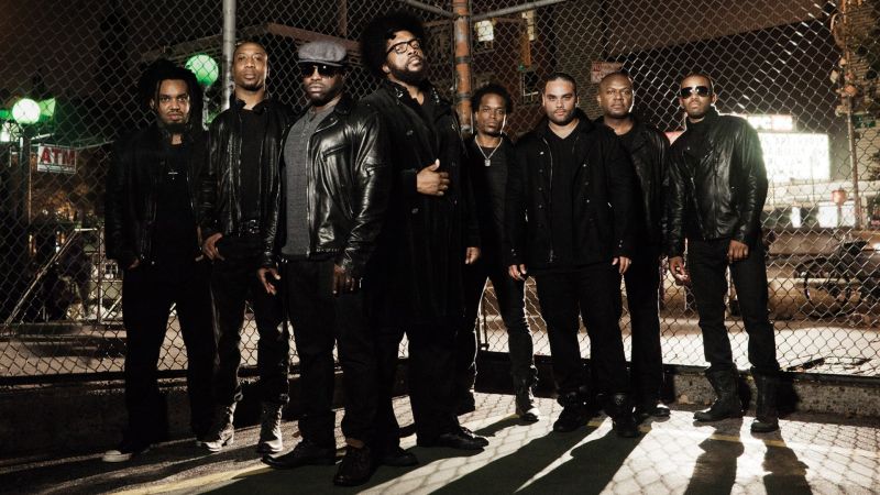 Archivo:The Roots background.jpg