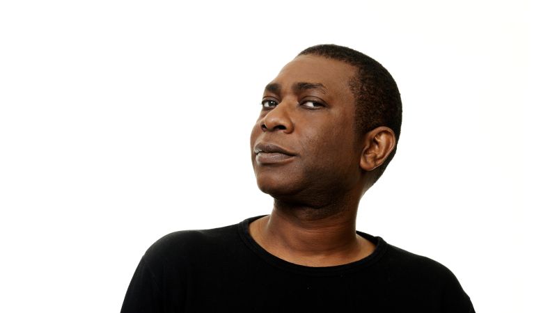 Archivo:Youssou N'Dour background.jpg
