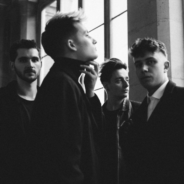 Archivo:Last Train.jpg