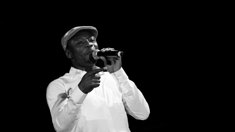 Archivo:MC Solaar background.jpg