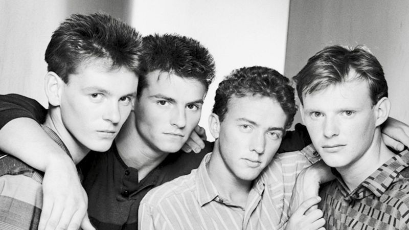 Archivo:Wet Wet Wet background.jpg