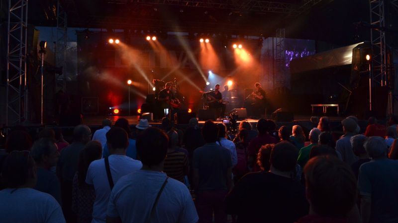 Archivo:Dupain background.jpg