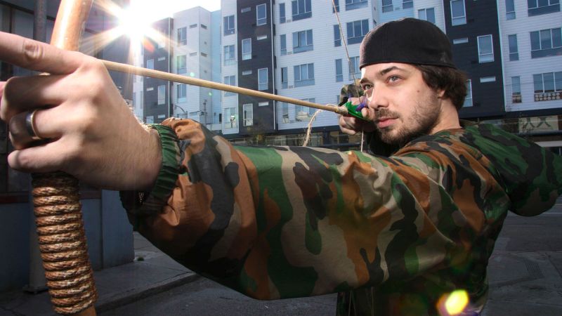 Archivo:Aesop Rock background.jpg