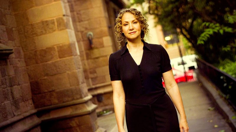 Archivo:Joan Osborne background.jpg