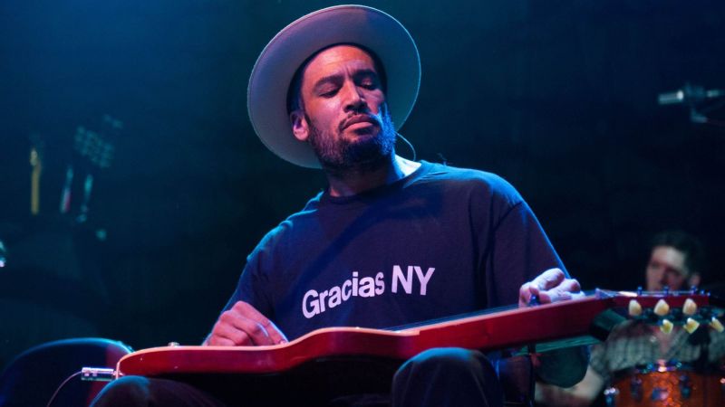 Archivo:Ben Harper background.jpg