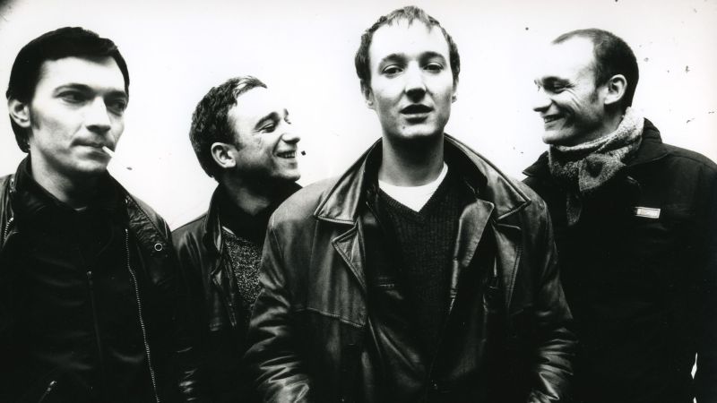 Archivo:Louise Attaque background.jpg