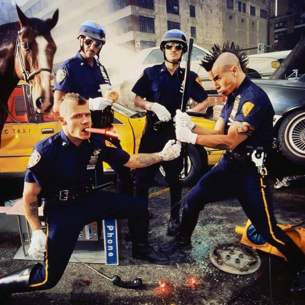 Archivo:Red Hot Chili Peppers.jpg