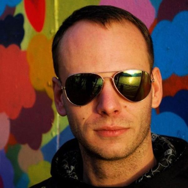 Archivo:Oliver Ton.jpg