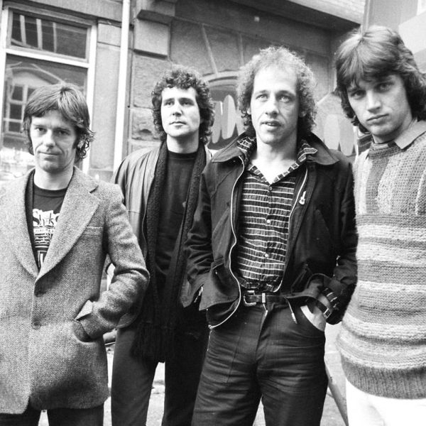 Archivo:Dire Straits.jpg