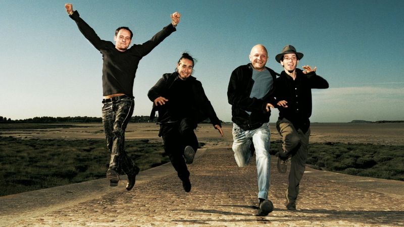 Archivo:Tryo background.jpg