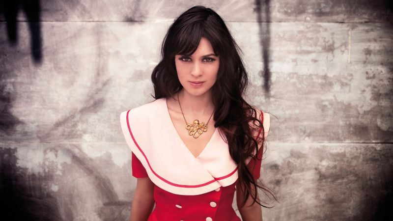 Archivo:Emilie Simon background.jpg