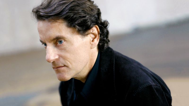 Archivo:Francis Cabrel background.jpg