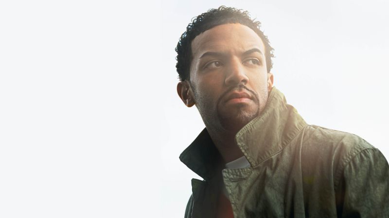 Archivo:Craig David background.jpg