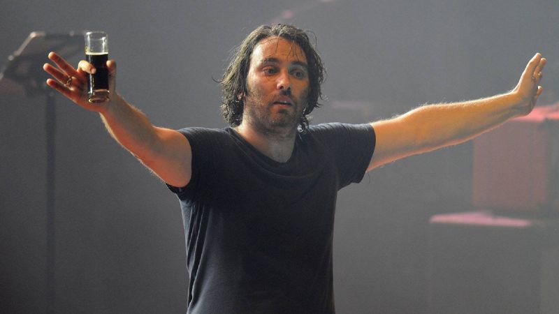 Archivo:Damien Saez background.jpg