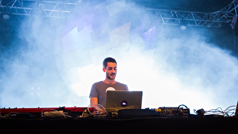 Archivo:Worakls background.jpg