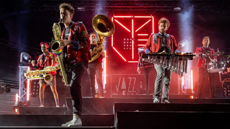 Archivo:Meute background.jpg